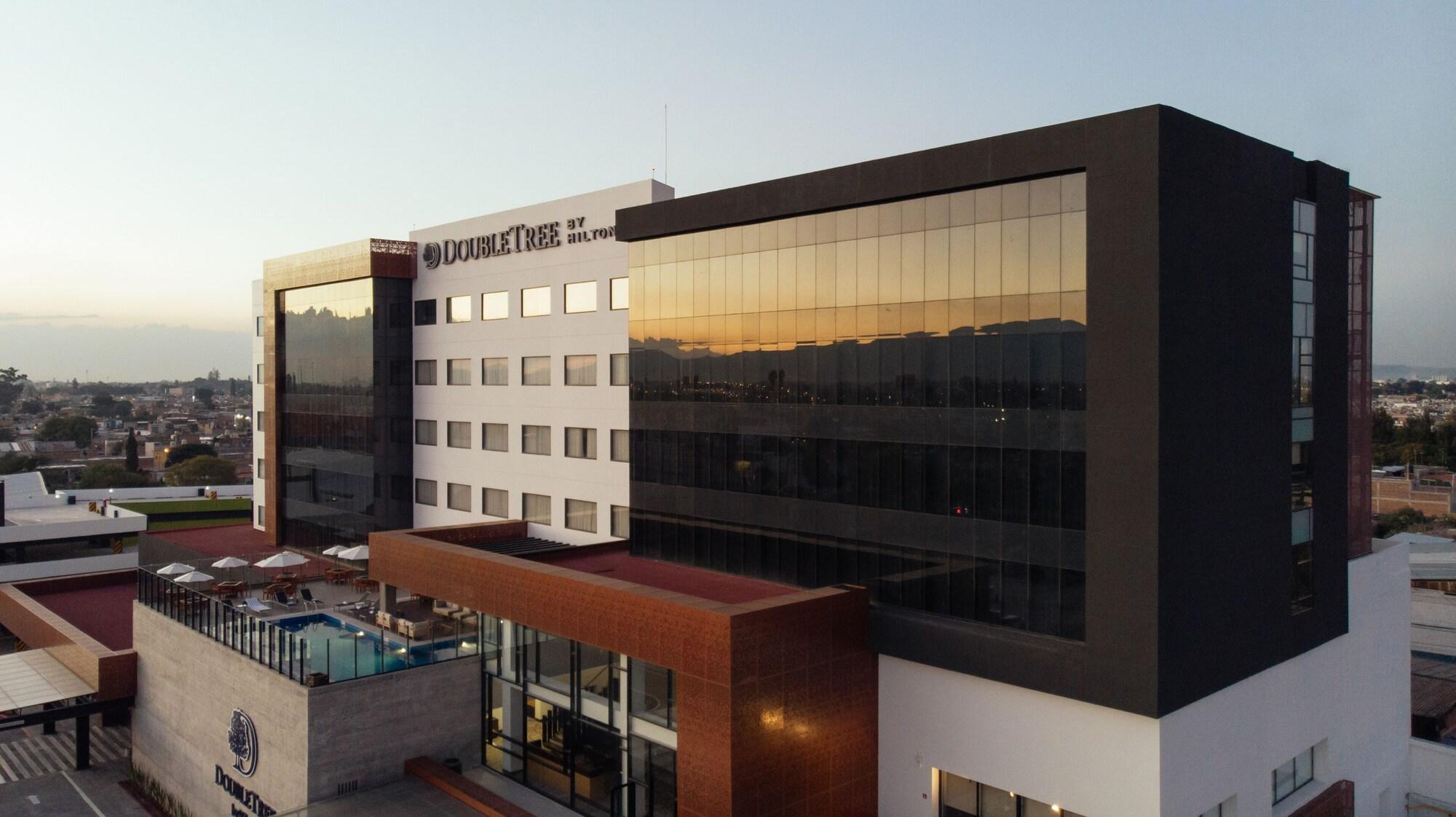 Doubletree By Hilton Celaya Celaya  Eksteriør bilde