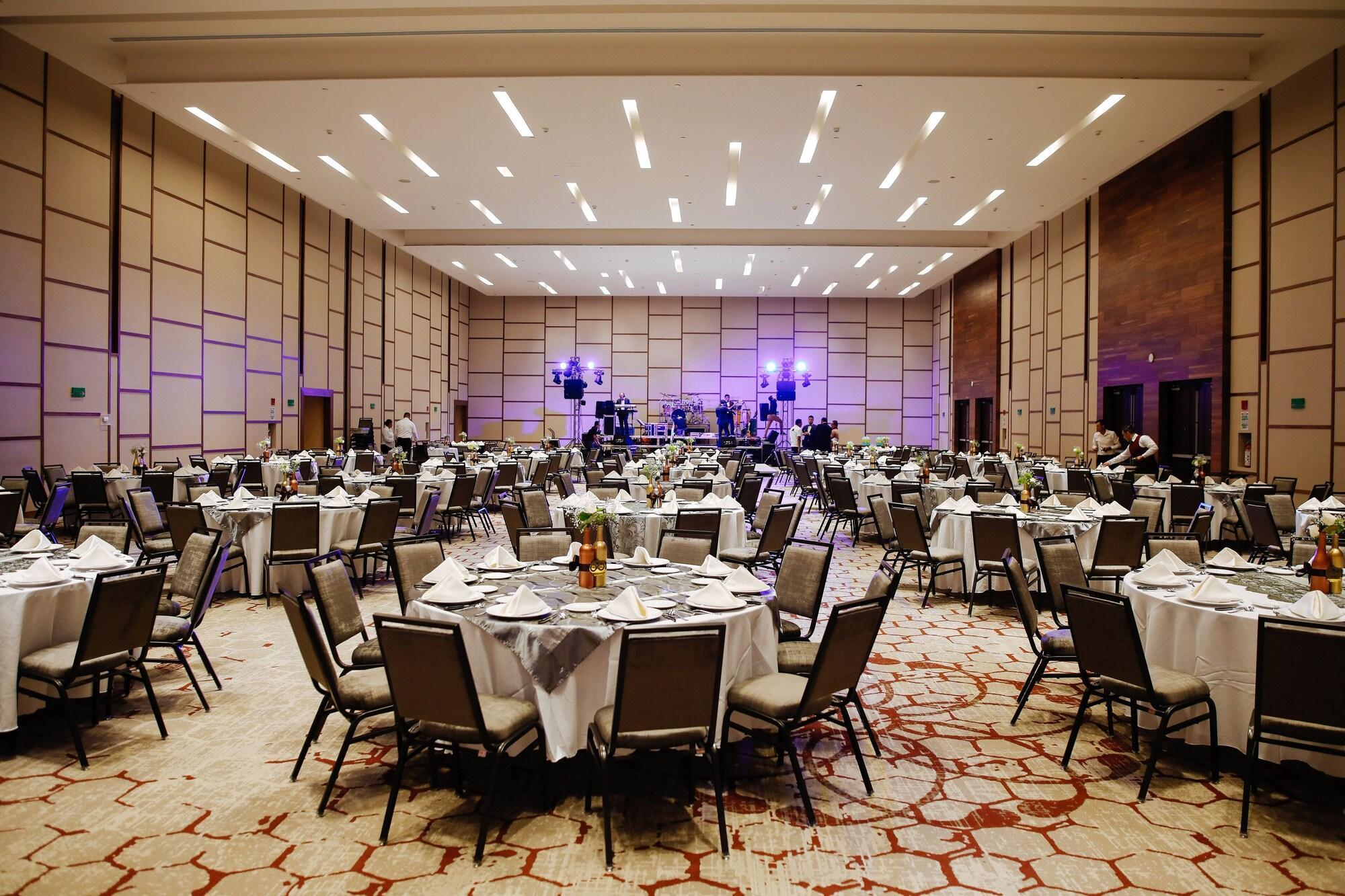 Doubletree By Hilton Celaya Celaya  Eksteriør bilde