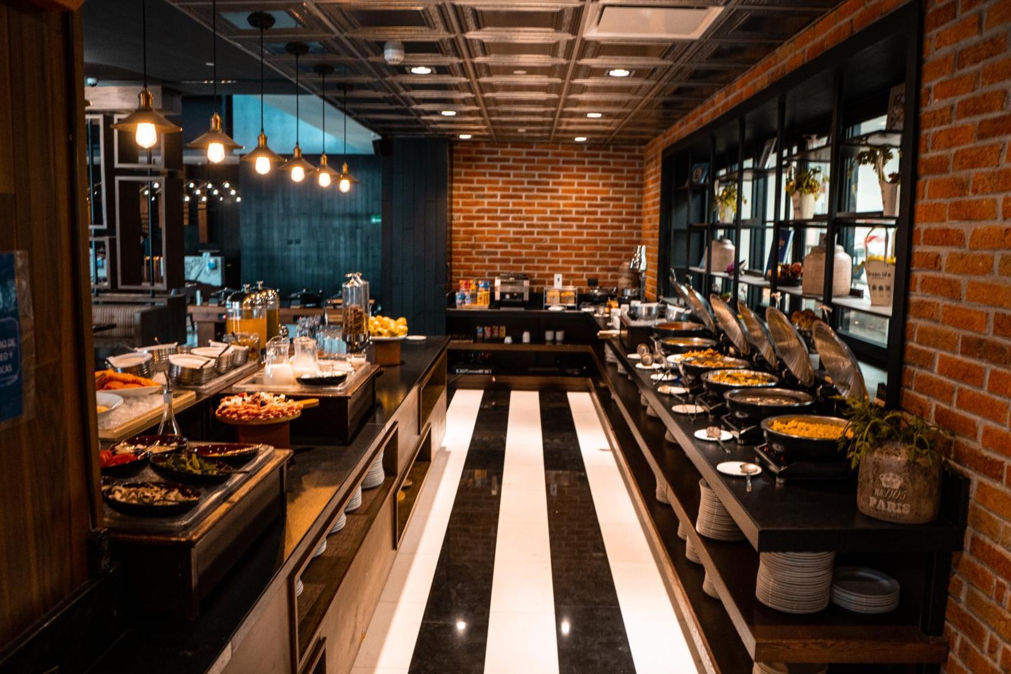 Doubletree By Hilton Celaya Celaya  Eksteriør bilde